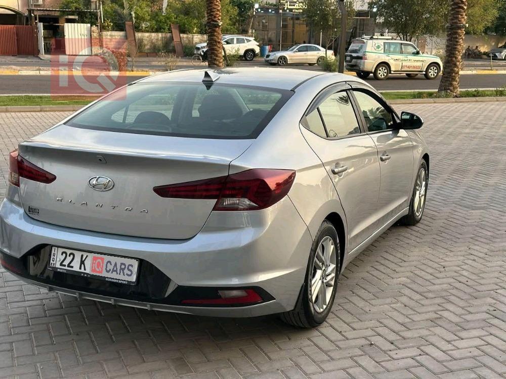 هیوندای ئەلەنترا